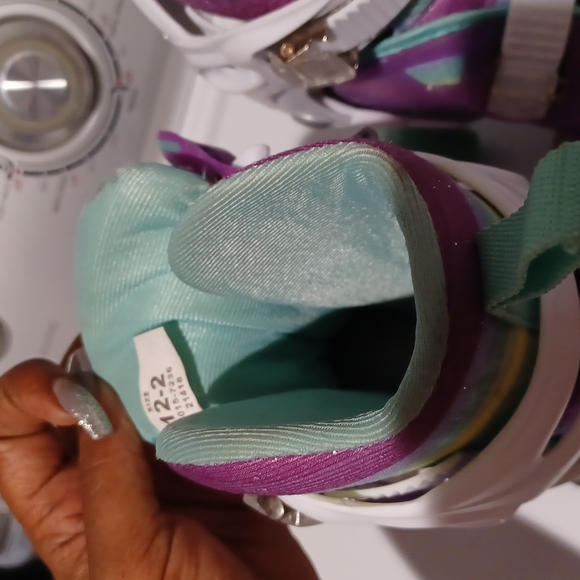 Kid Skates - Picture 2 of 3